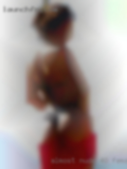 Almost nude 40 females 5ft11 medium build from Gold Beach.