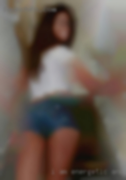 I am energetic and sociable young date woman near PA.